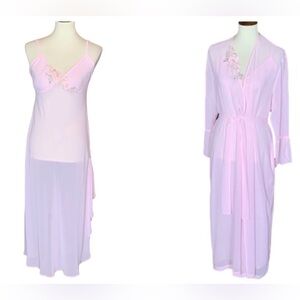 Delicates light pink gown and matching robe set Size Medium